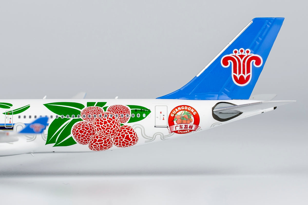 1/400 China Southern Airlines Airbus A330-300 B-8870 "ULTIMATE COLLECTION LUXURY PACKAGE" NG62067