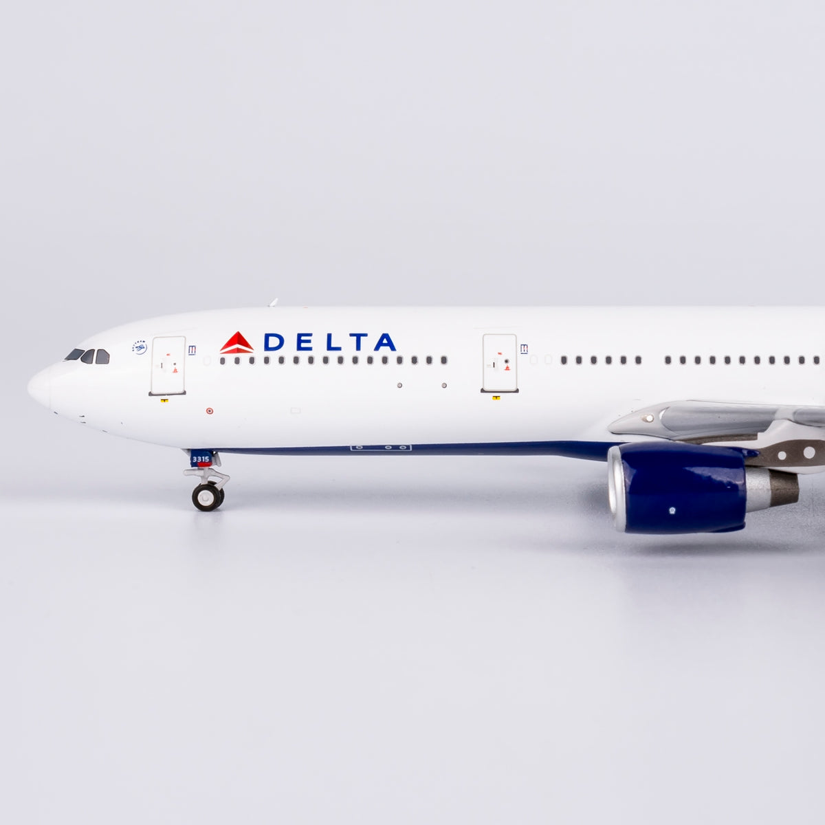 1/400 Delta Air Lines Airbus A330-300 N815NW NG62068