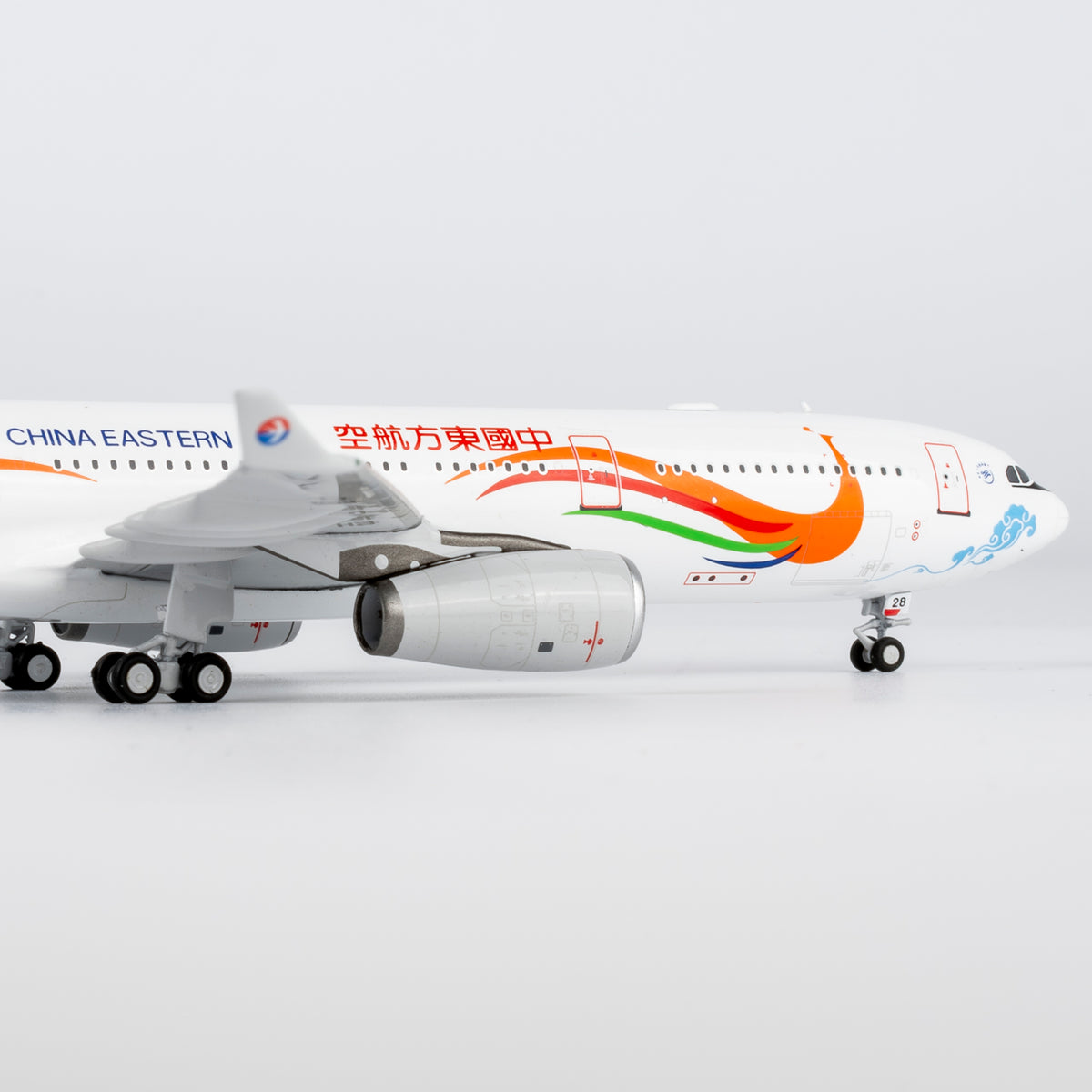 1/400 China Eastern Airlines Airbus A330-300 B-6128 NG62072