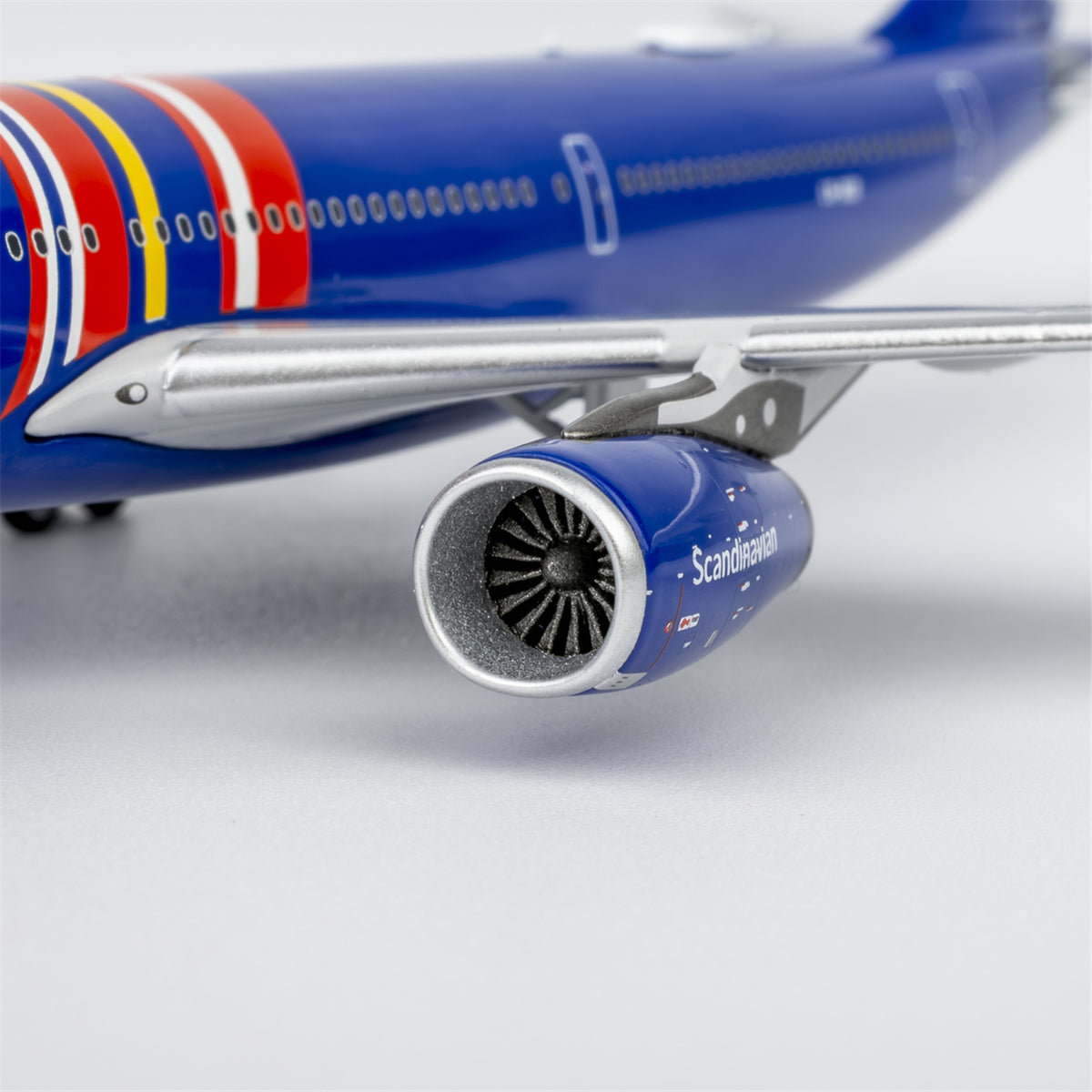 1/400 SAS Scandinavian Airlines Airbus A330-300 LN-RKR "Luxurious Packaging" NG62087