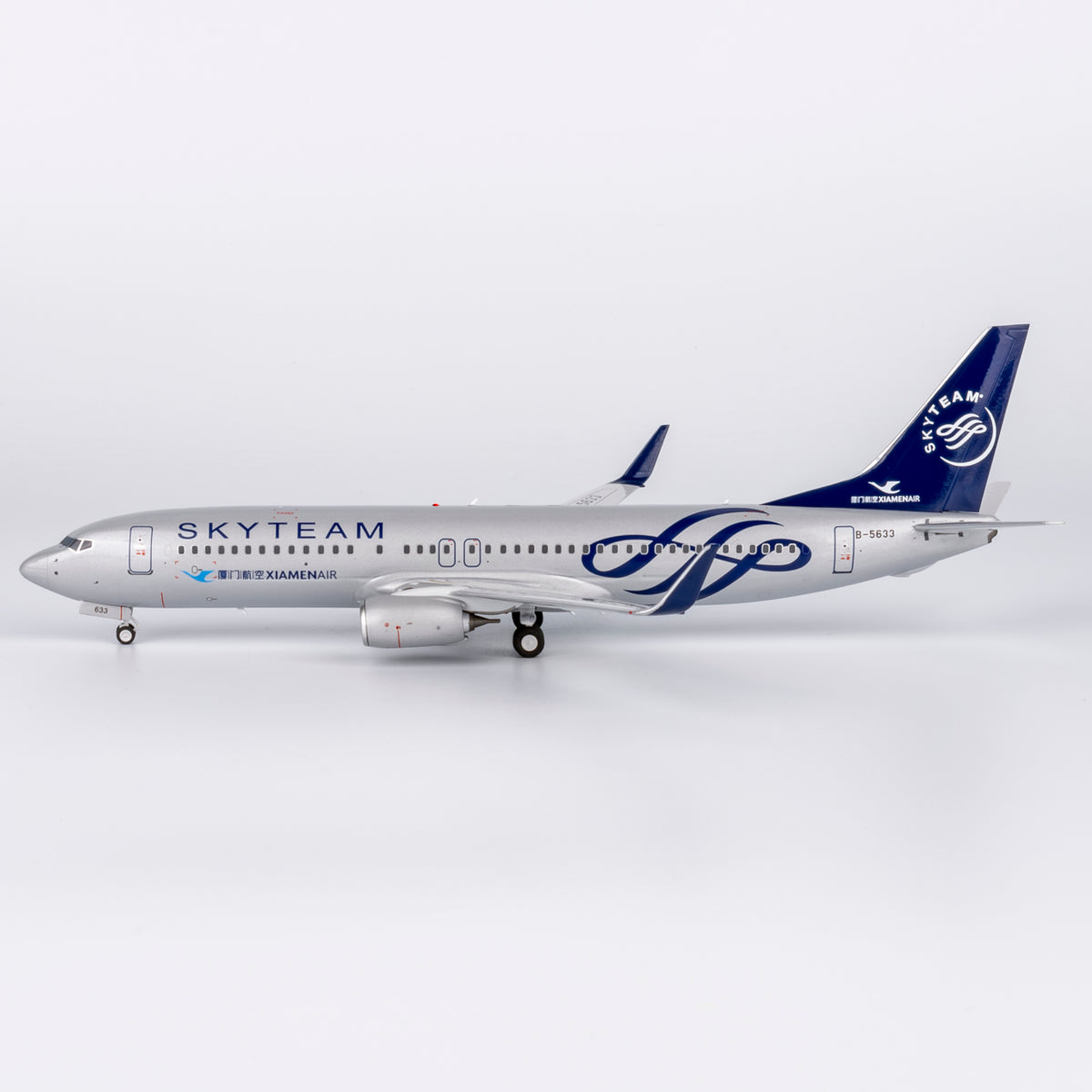 1/200 Xiamen Air Boeing 737-800 B-5633 NG64111