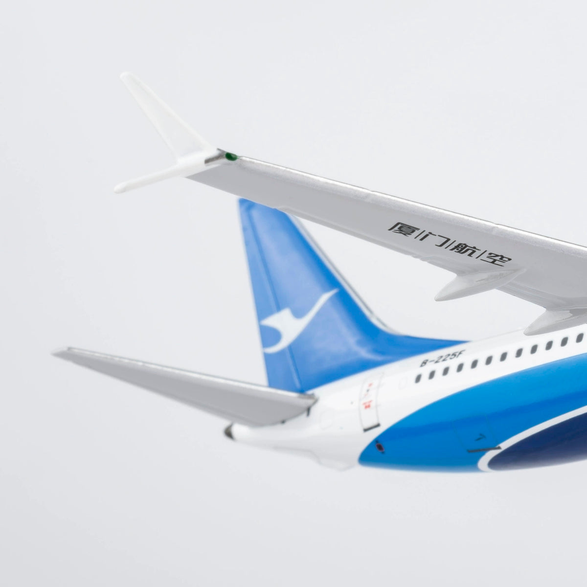 1/400 Xiamen Air Boeing 737 MAX8 B-225F NG64152