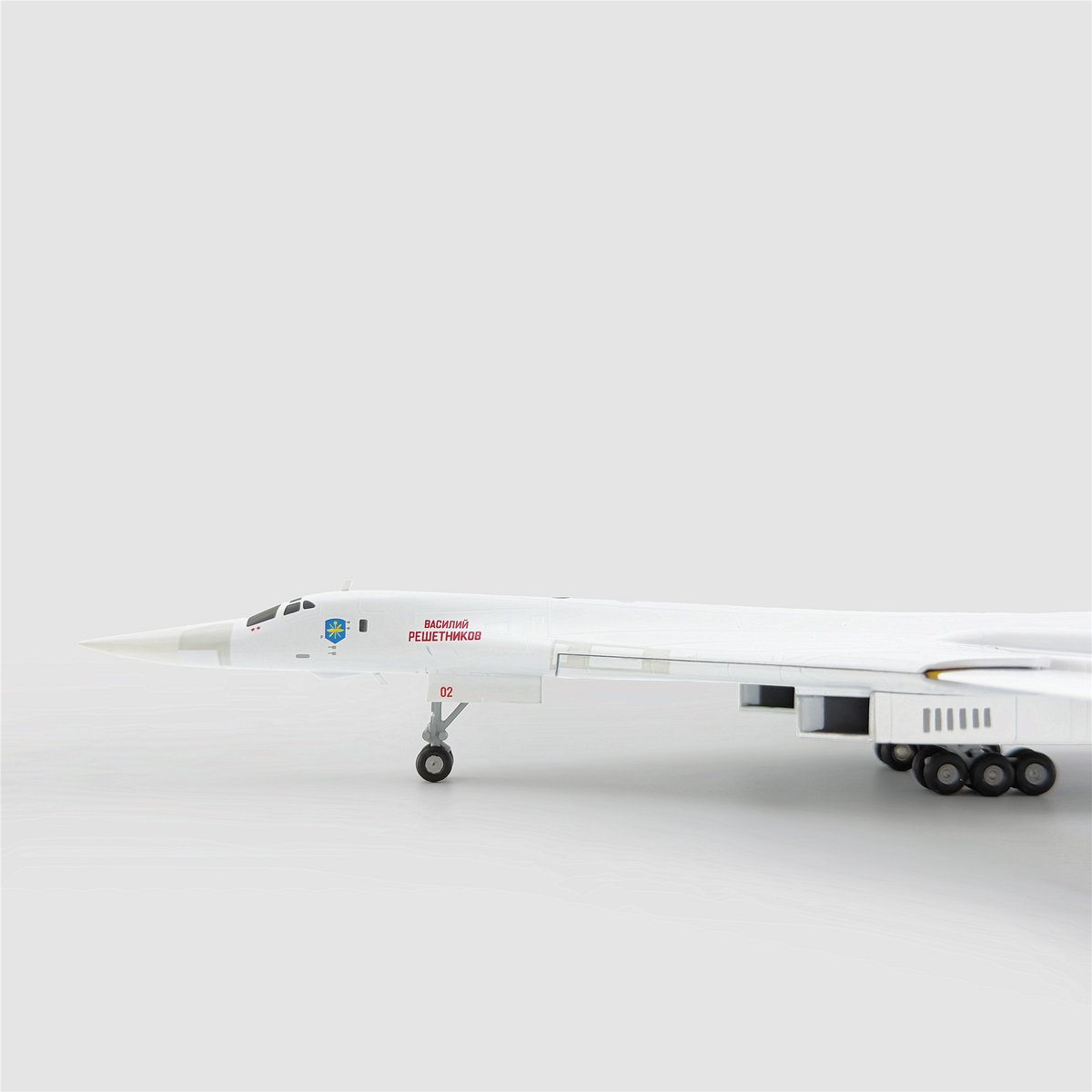 1/200 Russian Air Force Tu-160 572118 - image 7