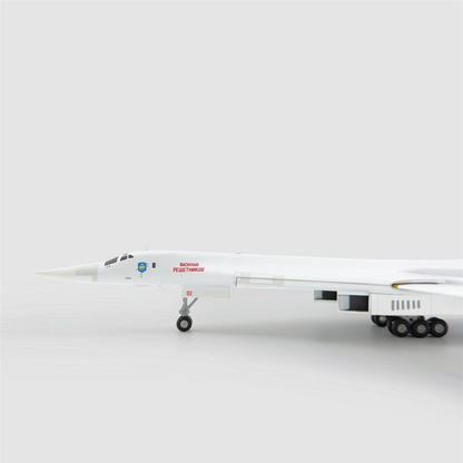 1/200 Russian Air Force Tu-160 572118 - image 7