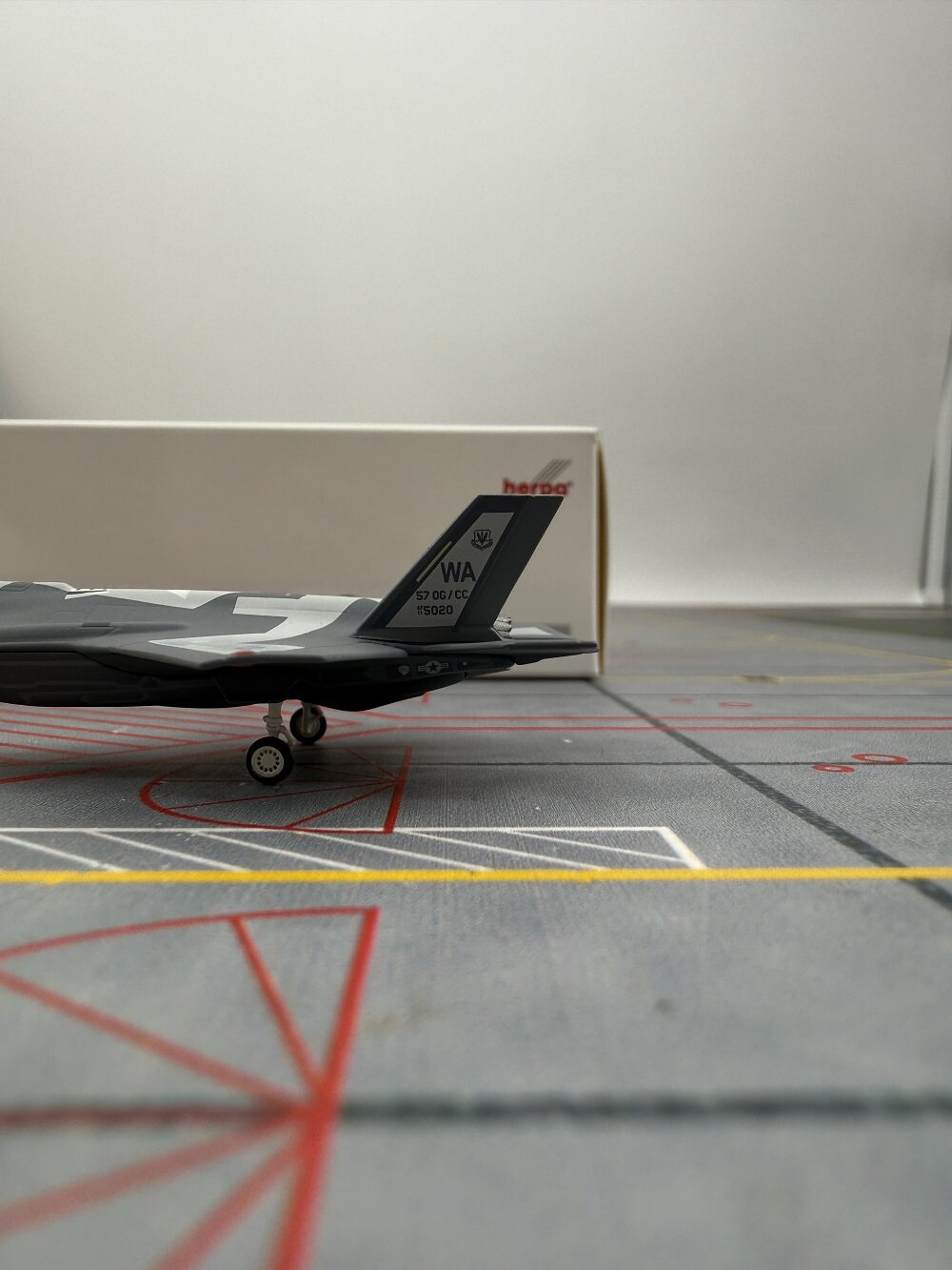 1/200 United States Air Force F-35A 11-5020 572941 - image 7