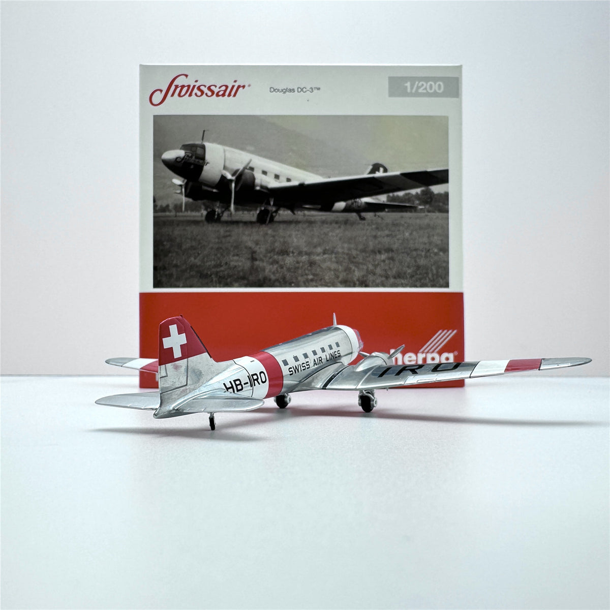 1/200 Sabena DC-3 OO-AWN 573399 - image 7