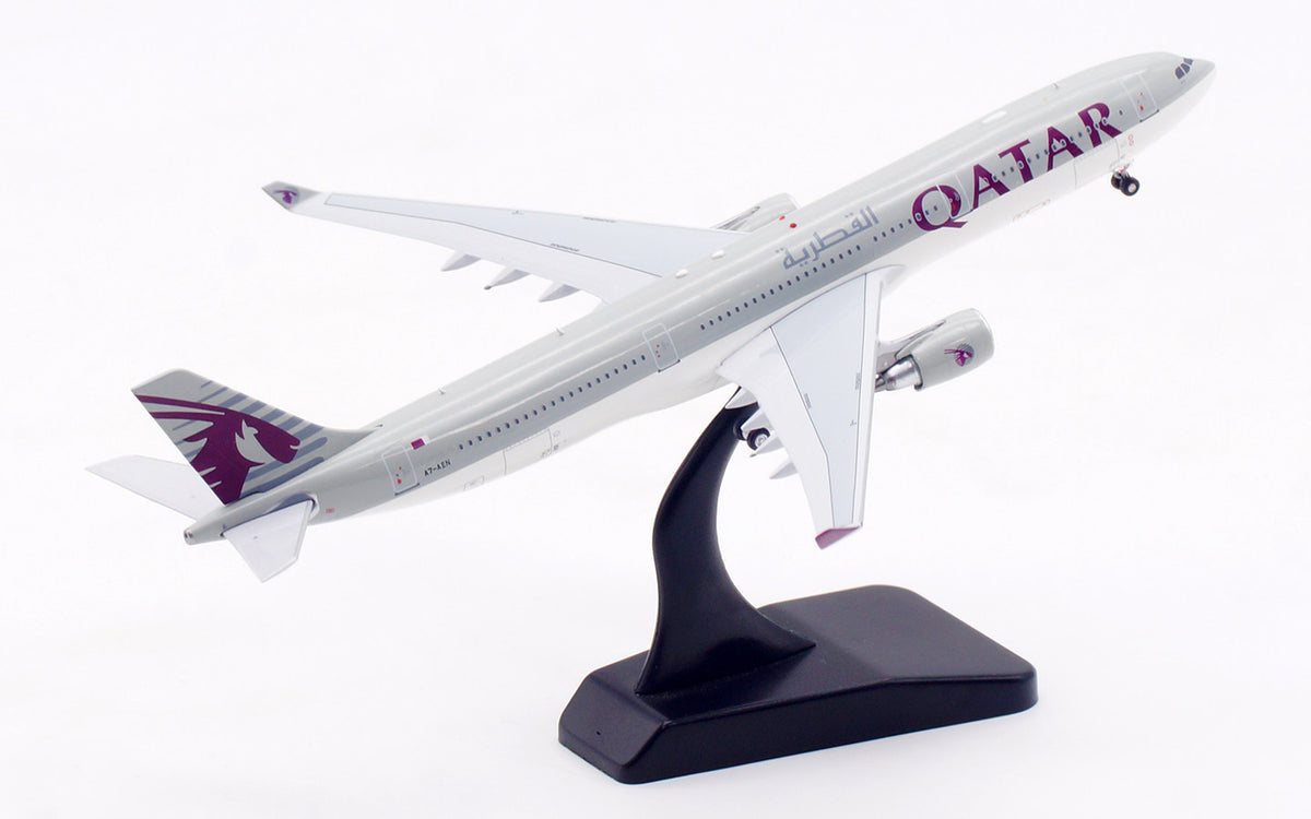 1/400 Qatar A330-300 A7-AEN AV4355 - image 7