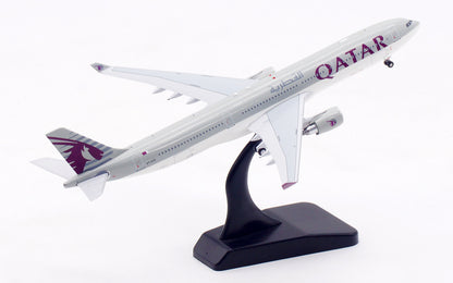 1/400 Qatar A330-300 A7-AEN AV4355 - image 7