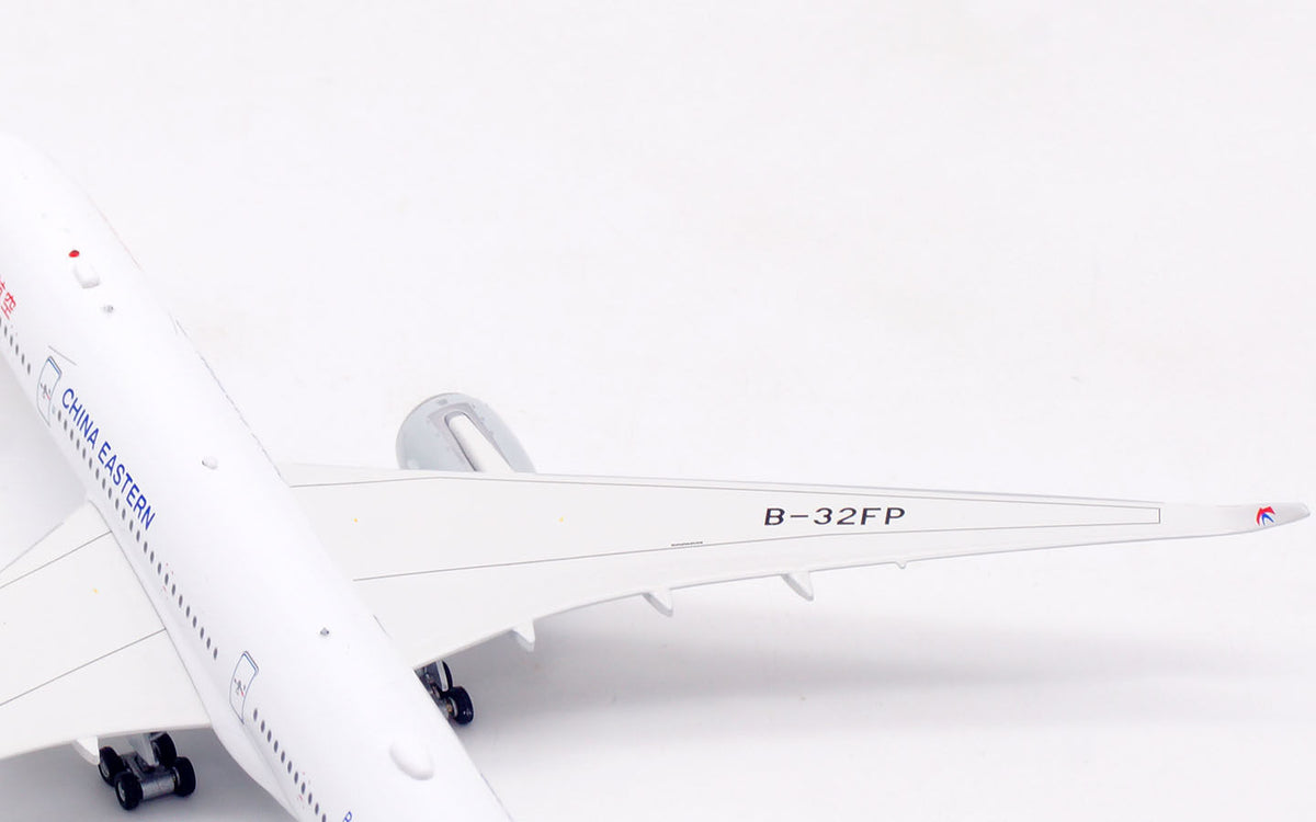 1/400 China Eastern Airlines A350-900 B-32FP AV4367 - image 7