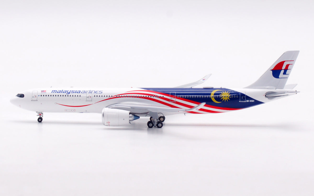 1/400 Malaysia Airlines A330-900NEO 9M-MNH AV4406 - image 7