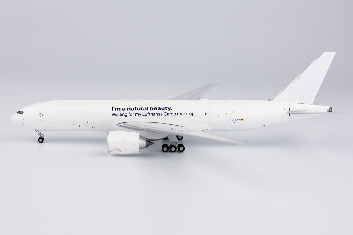 1/400 Lufthansa Cargo Boeing 777 D-ALFJ "Freighter" NG72013