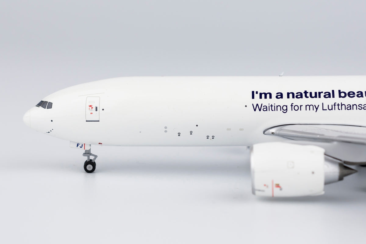 1/400 Lufthansa Cargo Boeing 777 D-ALFJ "Freighter" NG72013