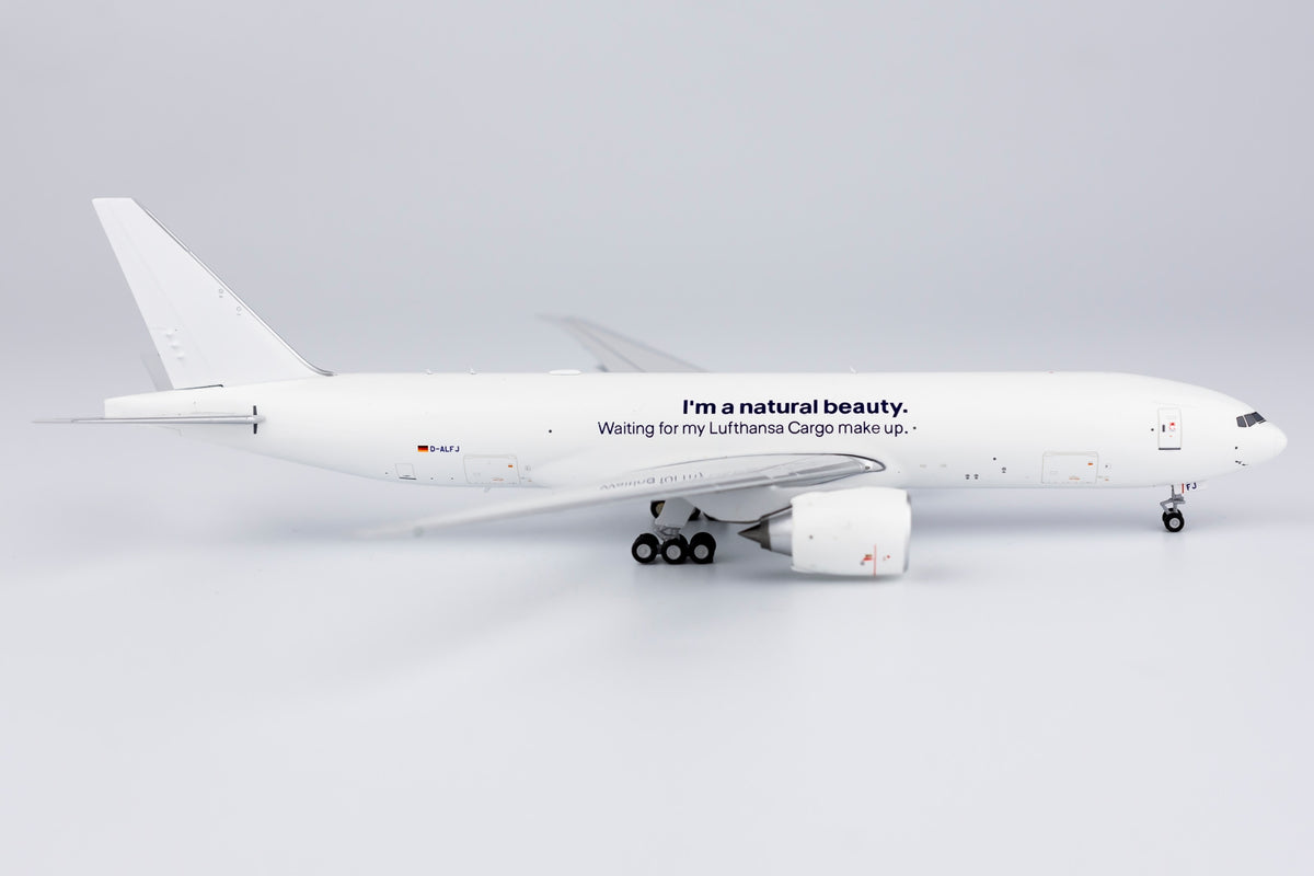 1/400 Lufthansa Cargo Boeing 777 D-ALFJ "Freighter" NG72013
