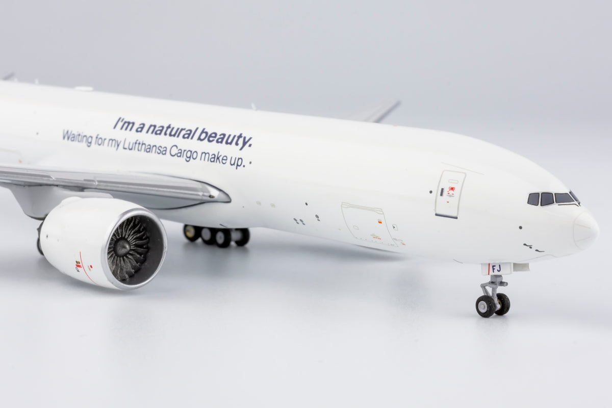 1/400 Lufthansa Cargo Boeing 777 D-ALFJ "Freighter" NG72013