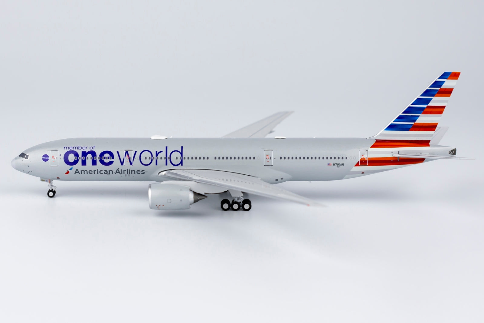 American Airlines Boeing 777-200ER  "oneworld"  N791AN