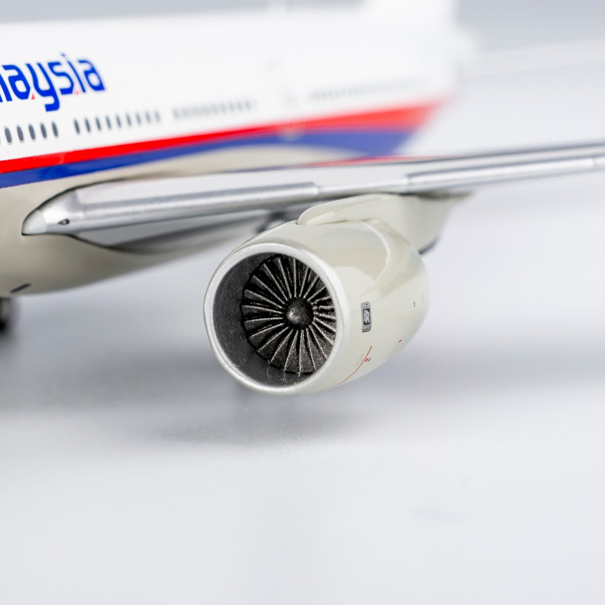 1/400 Malaysia Airlines B777-200ER 9M-MRO NG72057