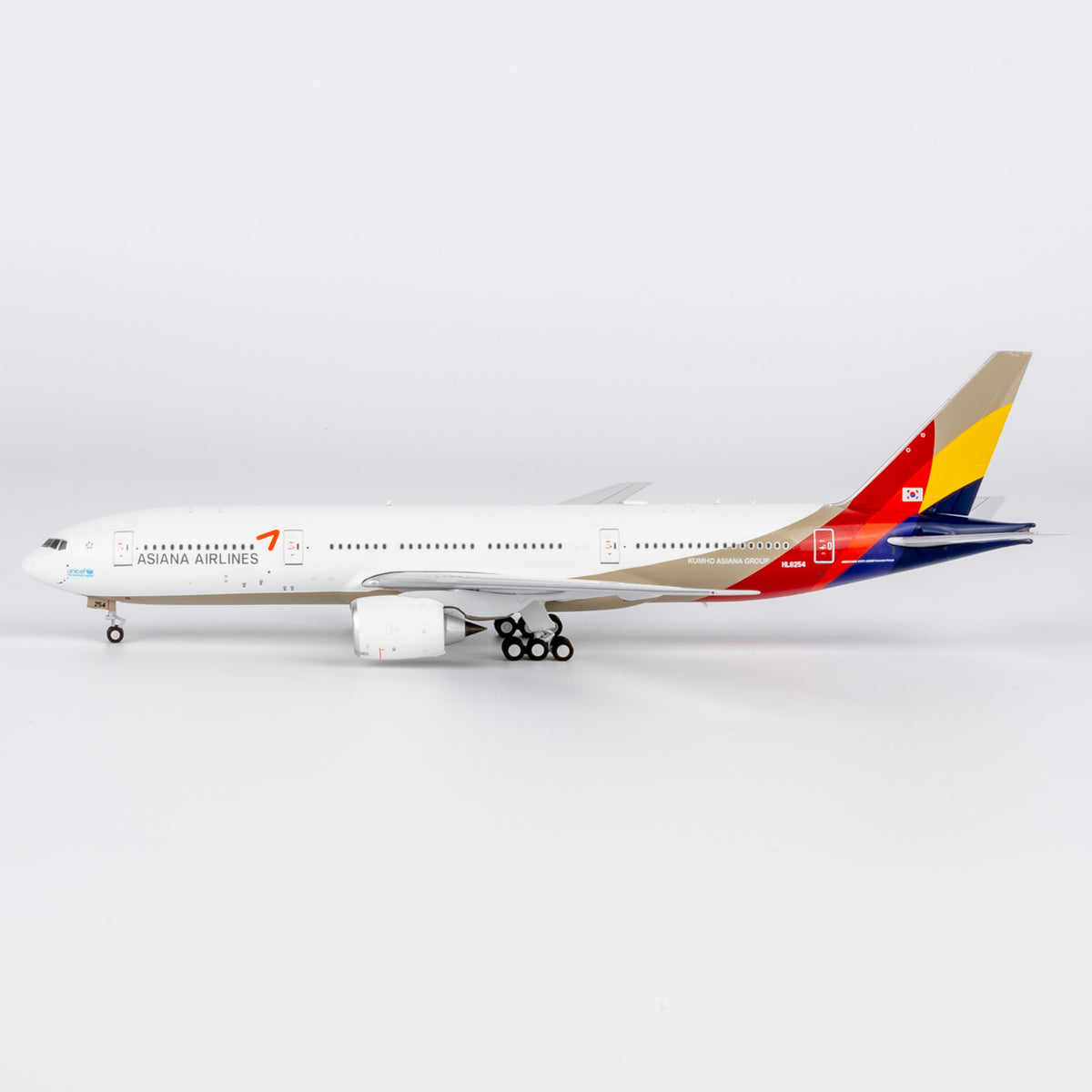 1/400 Asiana Airlines Boeing 777-200ER HL8254 NG72065