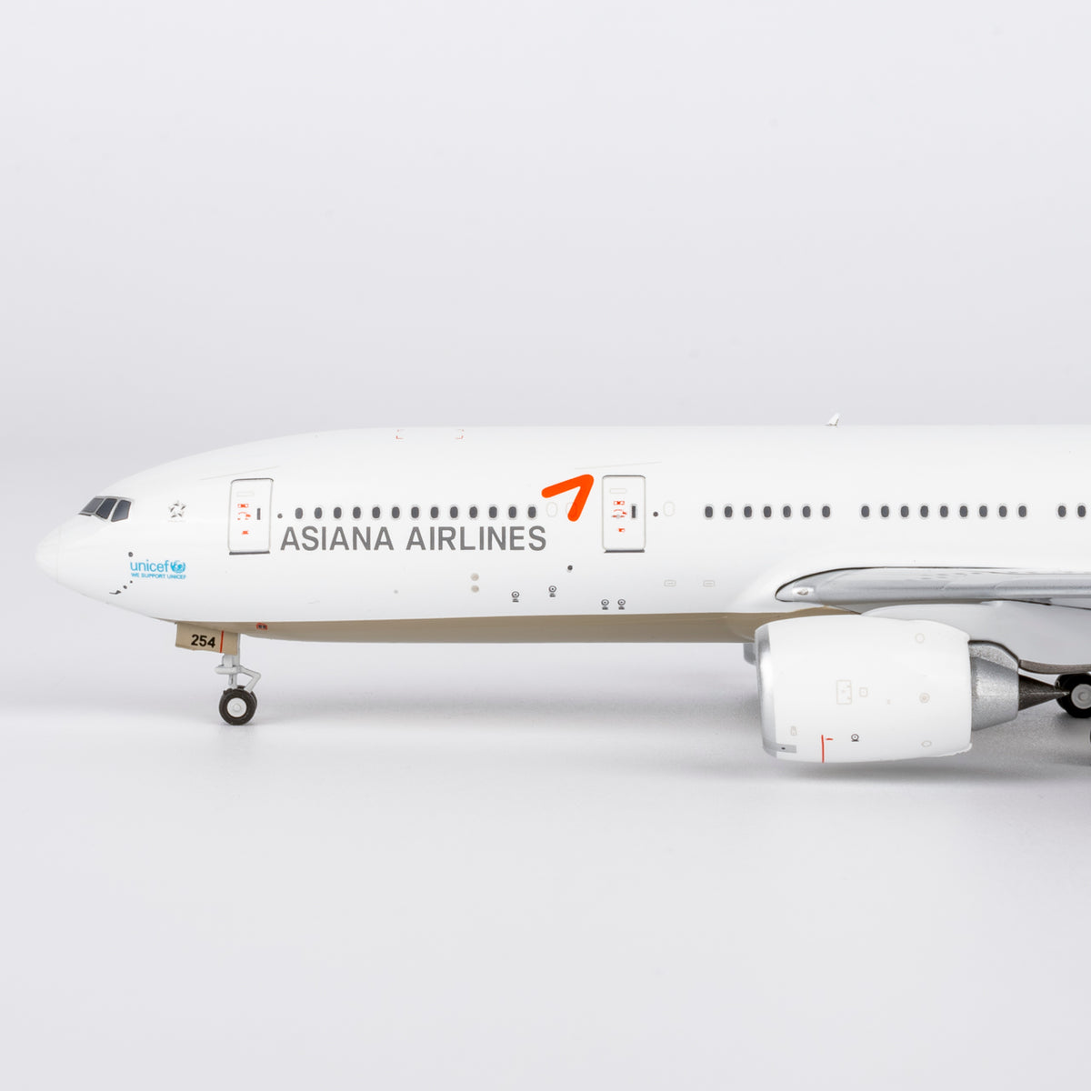 1/400 Asiana Airlines Boeing 777-200ER HL8254 NG72065