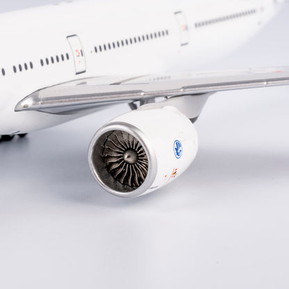 1/400 Air France Boeing 777-300ER F-GSQG NG73055