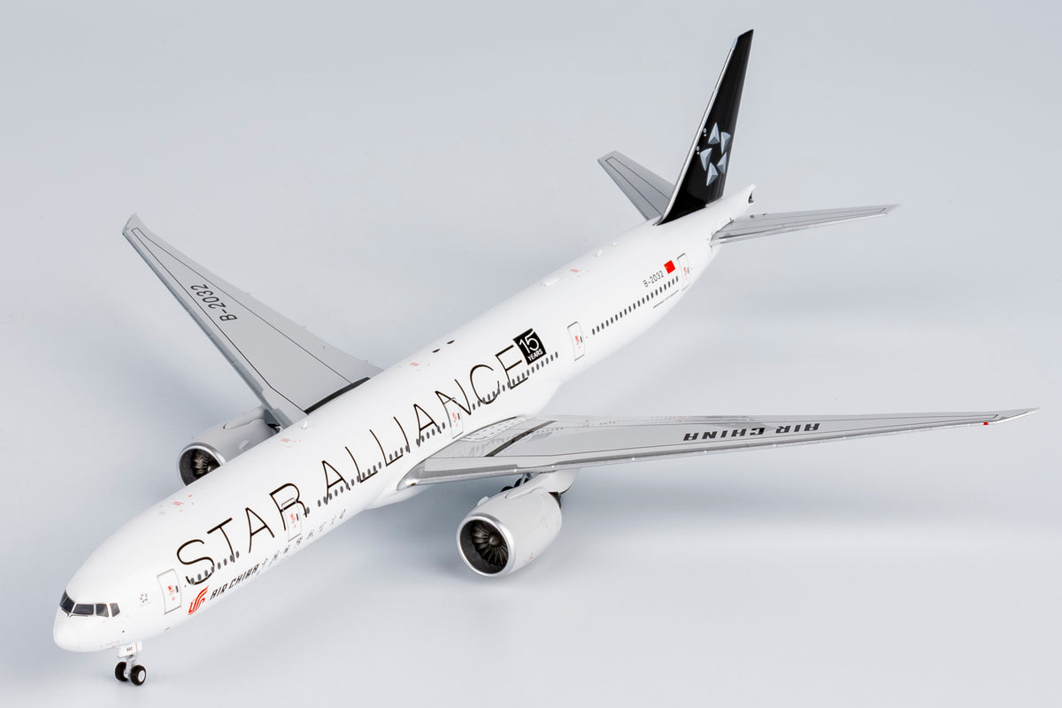 1/400 Air China Boeing 777-300ER B-2032 NG73062