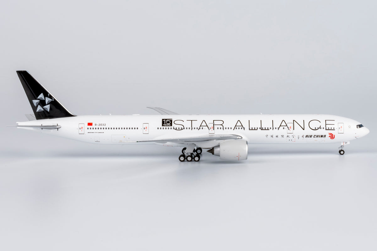 1/400 Air China Boeing 777-300ER B-2032 NG73062