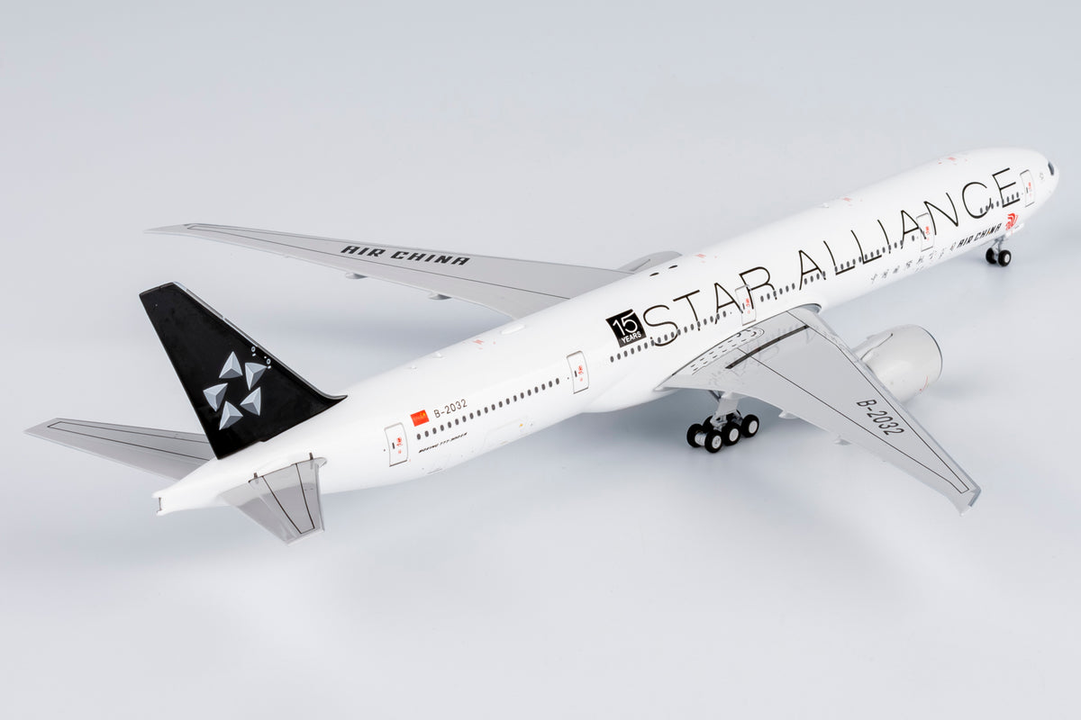 1/400 Air China Boeing 777-300ER B-2032 NG73062