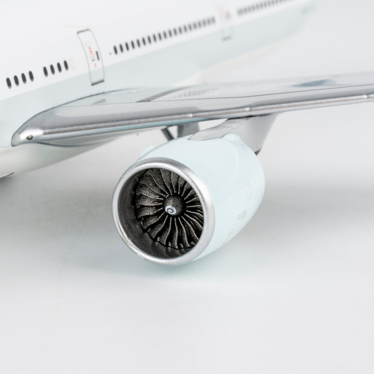 1/400 Cathay Pacific Boeing 777-300ER B-KPF NG73099