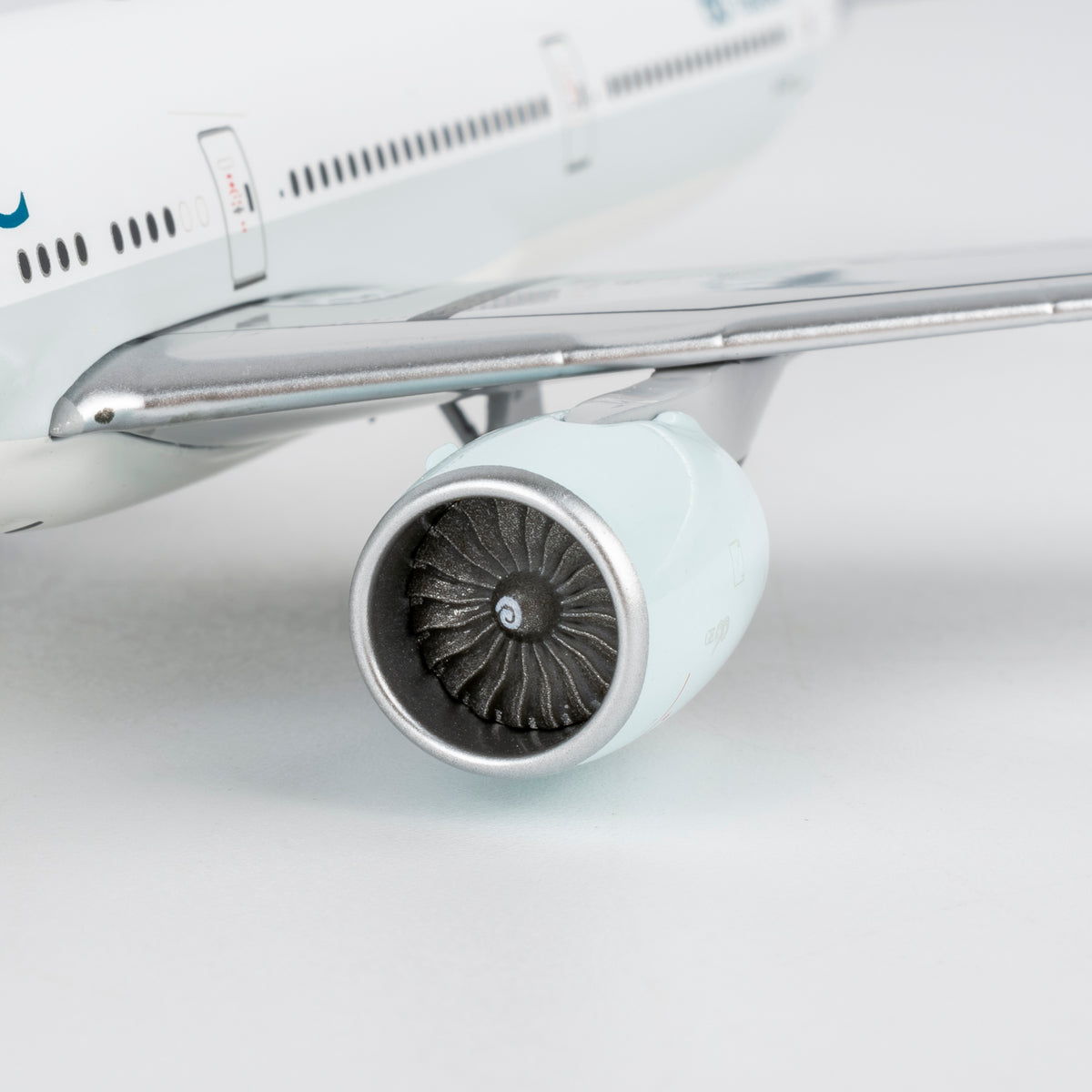 1/400 Cathay Pacific Boeing 777-300ER B-KPO "large titles; '80 Years Together' sticker" NG73108