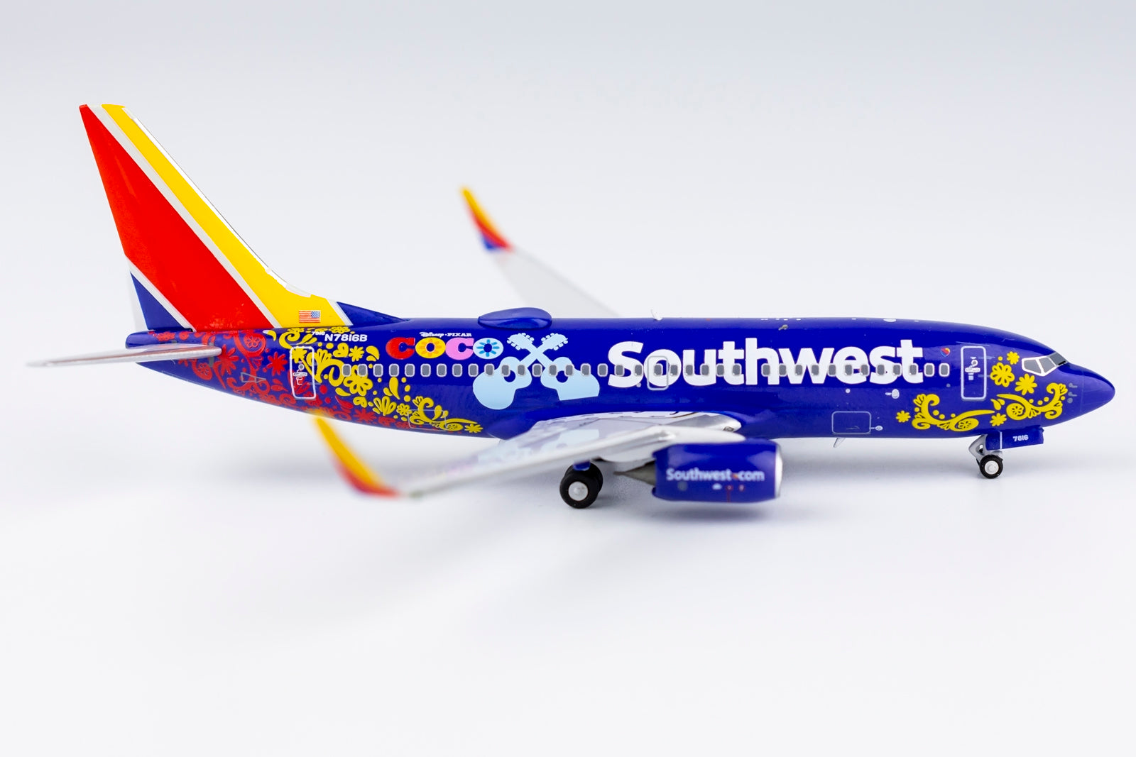 1/400 Southwest Airlines Boeing 737-700 N7816B NG77031 - cover