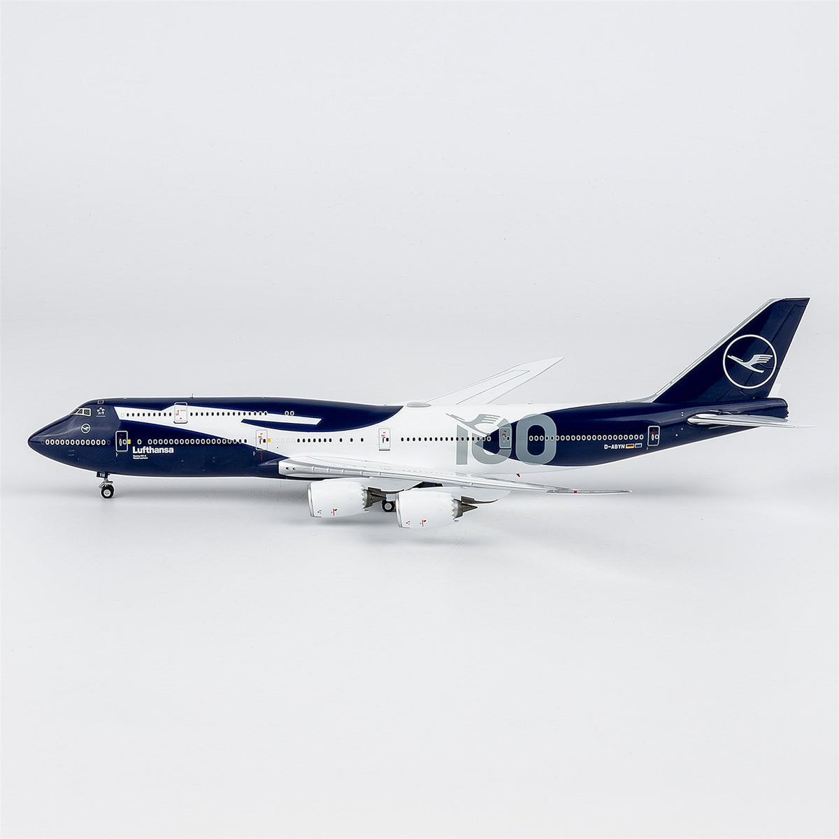 1/400 Lufthansa Boeing 747-8 D-ABYN "Luxurious Packaging" NG78045