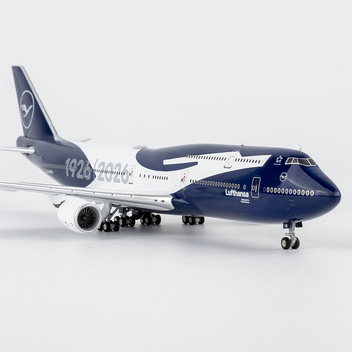 1/400 Lufthansa Boeing 747-8 D-ABYN "Luxurious Packaging" NG78045