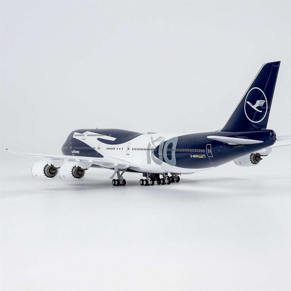 1/400 Lufthansa Boeing 747-8 D-ABYN "Luxurious Packaging" NG78045