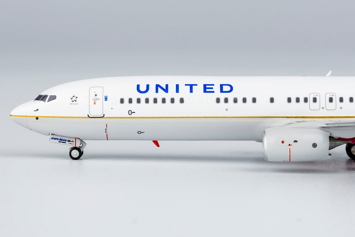 1/400 United Airlines Boeing 737-900ER N66848 NG79013