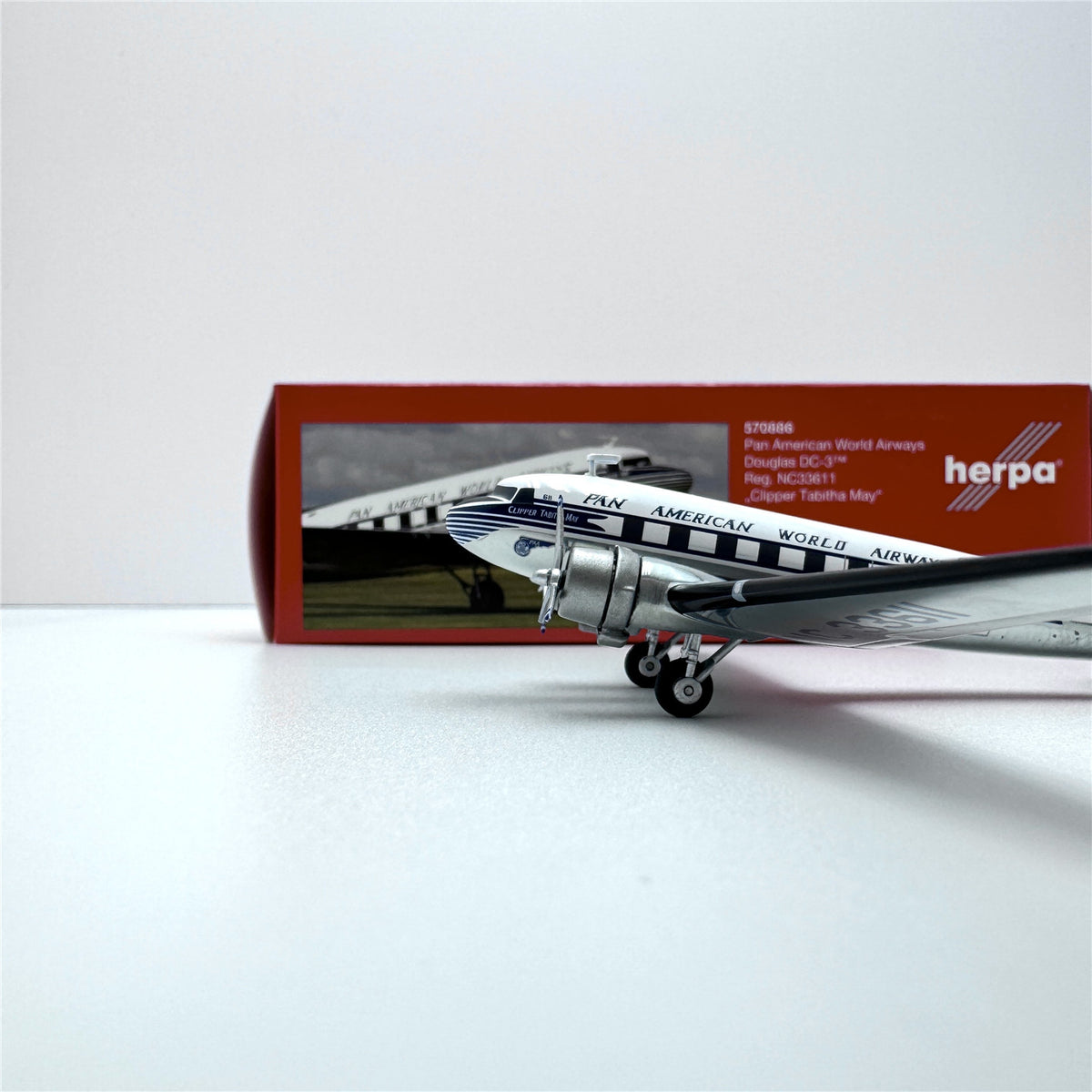 1/200 Swissair DC-3 HB-IRO 570558 - image 8