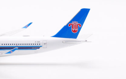 1/400 China Southern Airlines A350-900 B-32EE AV4366 - image 8