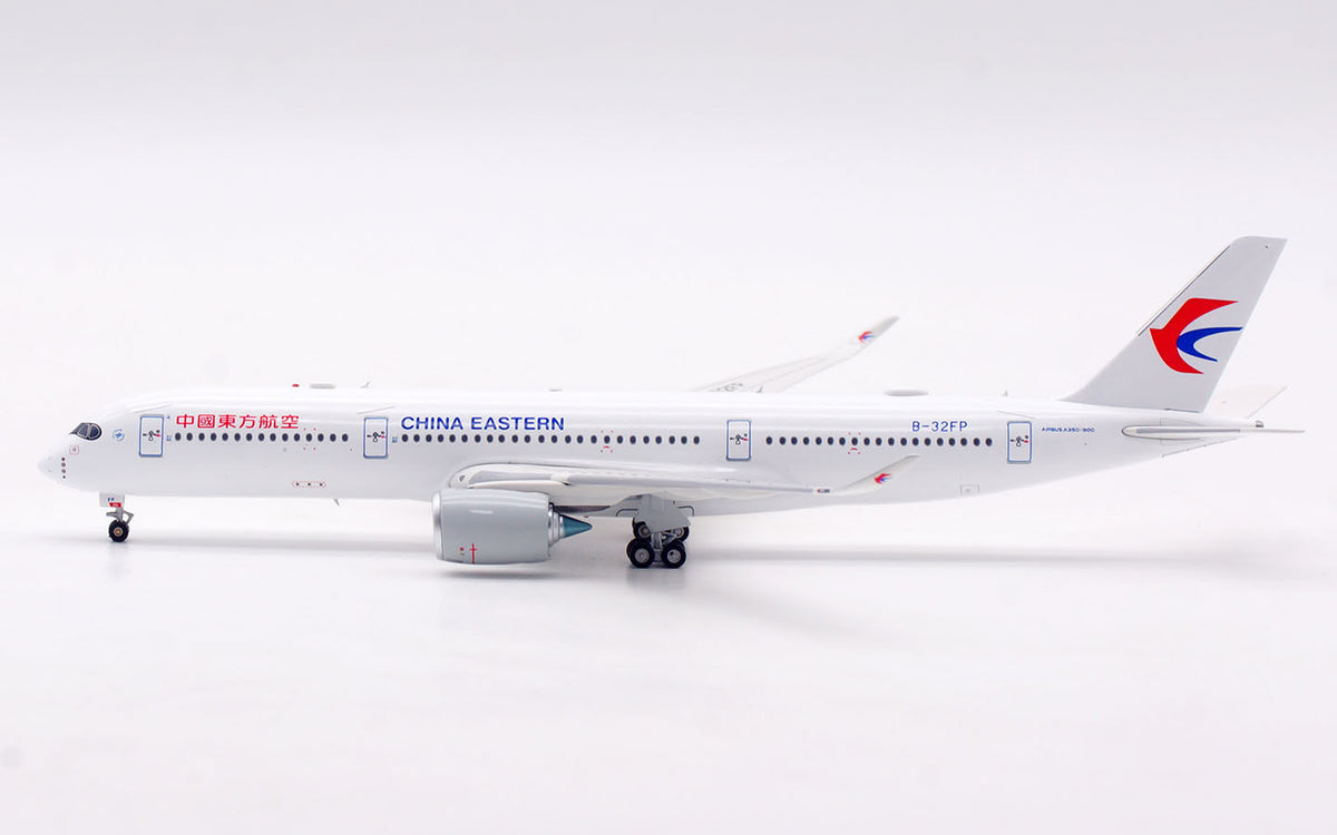 1/400 China Eastern Airlines A350-900 B-32FP AV4367 - image 8