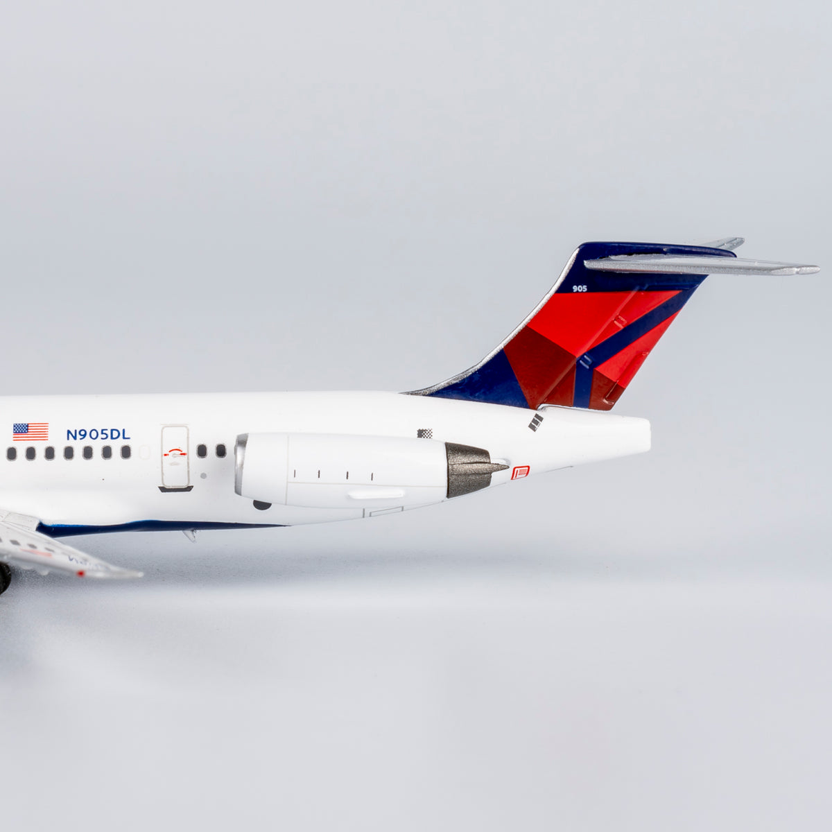 1/400 Delta Air Lines MD-88 N905DL NG83013