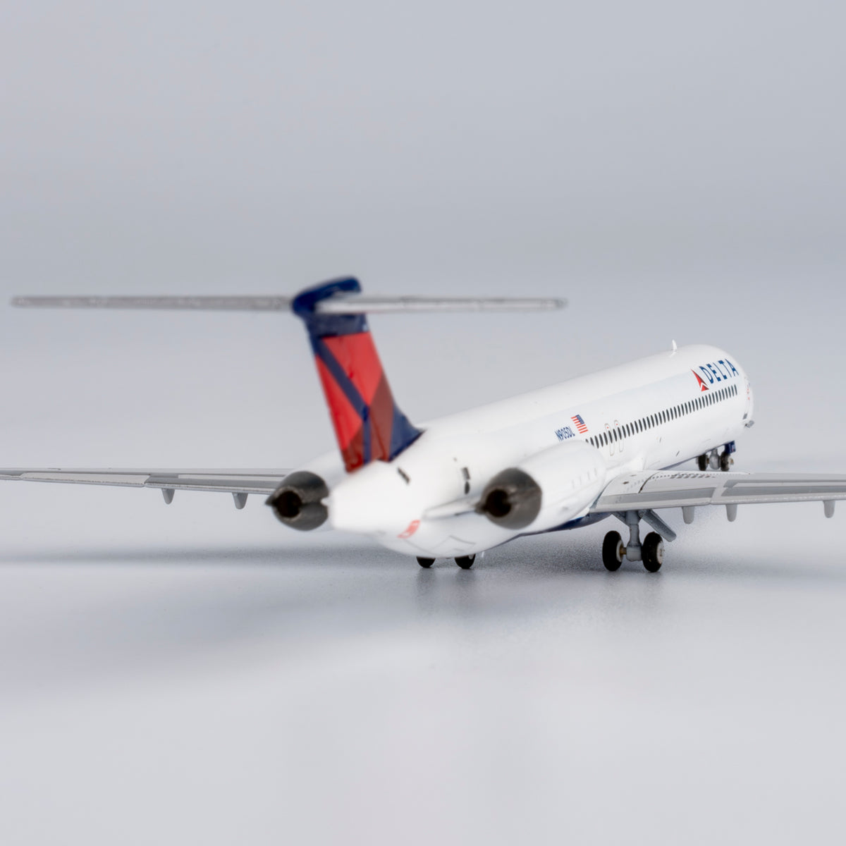 1/400 Delta Air Lines MD-88 N905DL NG83013