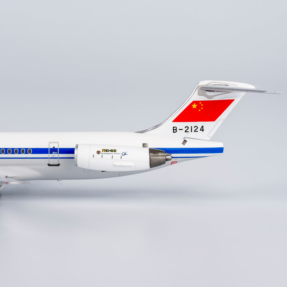 1/400 CAAC MD-82 B-2124 NG83016