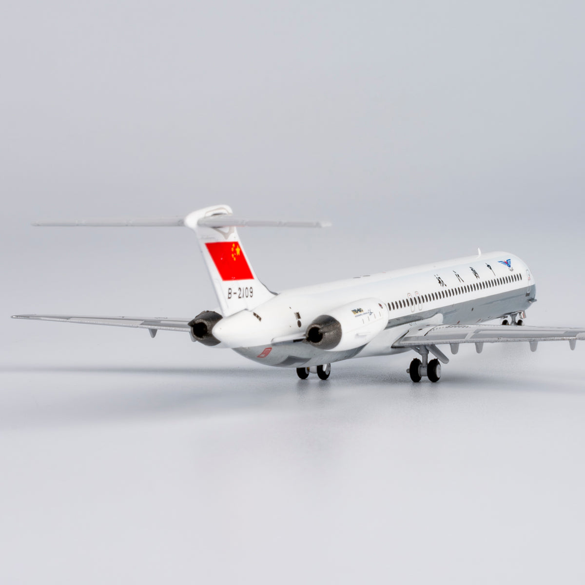 1/400 CAAC MD-82 B-2109 "without cheatline; polished belly" NG83018