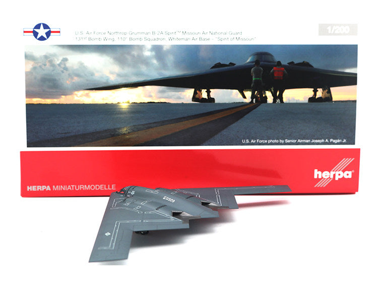 1/200 B-2A 88-0329 559492 - image 9