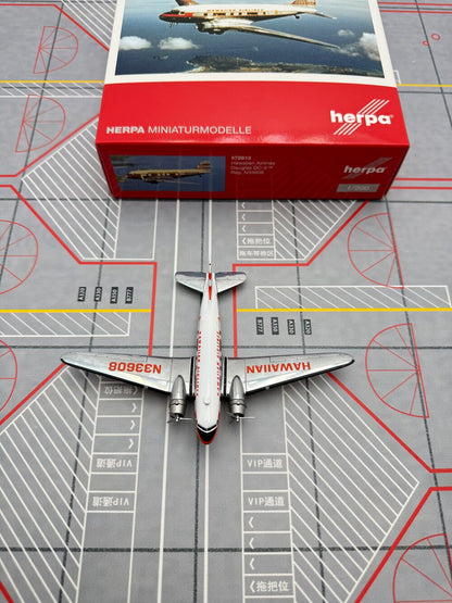 1/200 Hawaiian Airlines DC-3 N33608 572613 - image 9