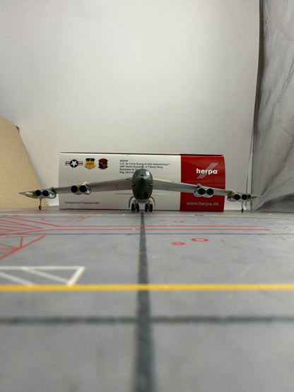 1/200 United States Air Force B-52G 58-0185 572767 - image 9