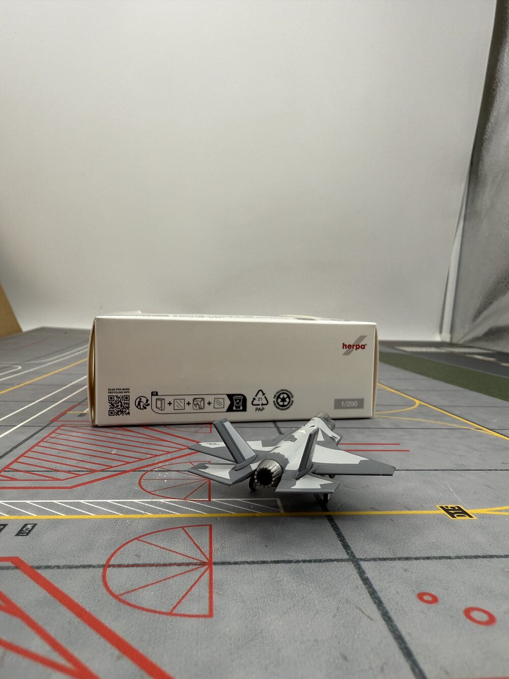 1/200 United States Air Force F-35A 11-5020 572941 - image 9