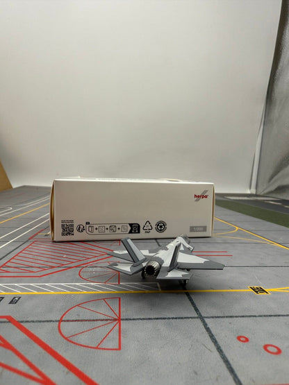 1/200 United States Air Force F-35A 11-5020 572941 - image 9