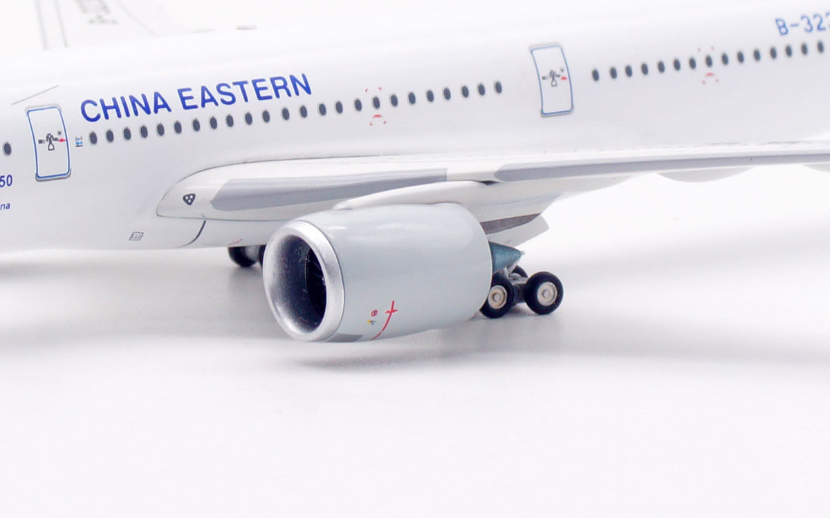 1/400 China Eastern Airlines A350-900 B-323H AV4119 - image 9