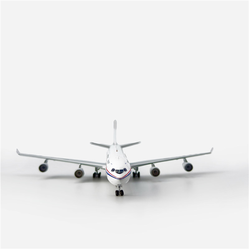 1/400 China Southwest Airlines A340-300 B-2388 AV4314 - image 9