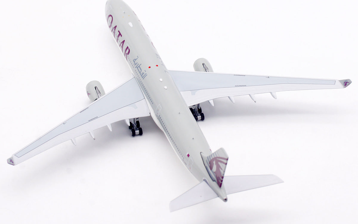 1/400 Qatar A330-300 A7-AEN AV4355 - image 9