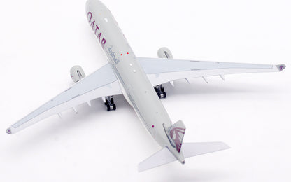 1/400 Qatar A330-300 A7-AEN AV4355 - image 9