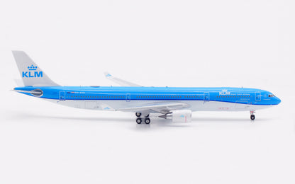 1/400 KLM A330-300 PH-AKB AV4373 - image 9